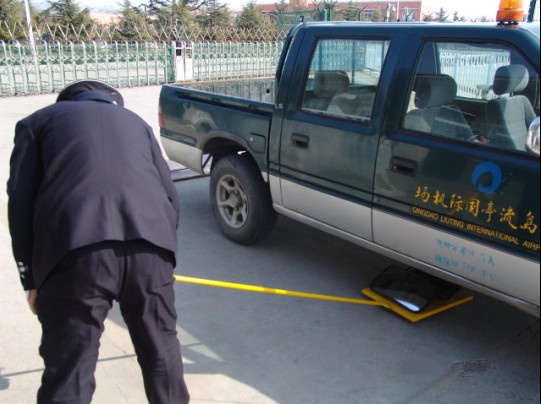 國產(chǎn)及進口車底檢查鏡和車輛底盤檢查系統(tǒng)是一回事嗎？