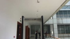 安檢門怎么工作？靠什么原理？